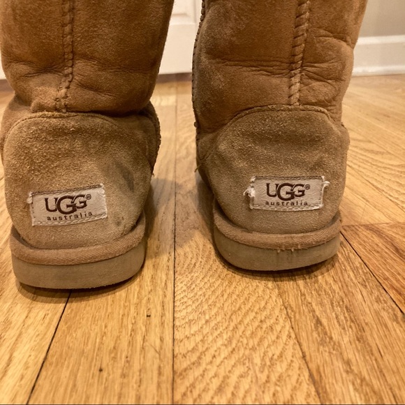 🚫DONATED🚫 Woman’s Ugg Classic Tall - Picture 4 of 13